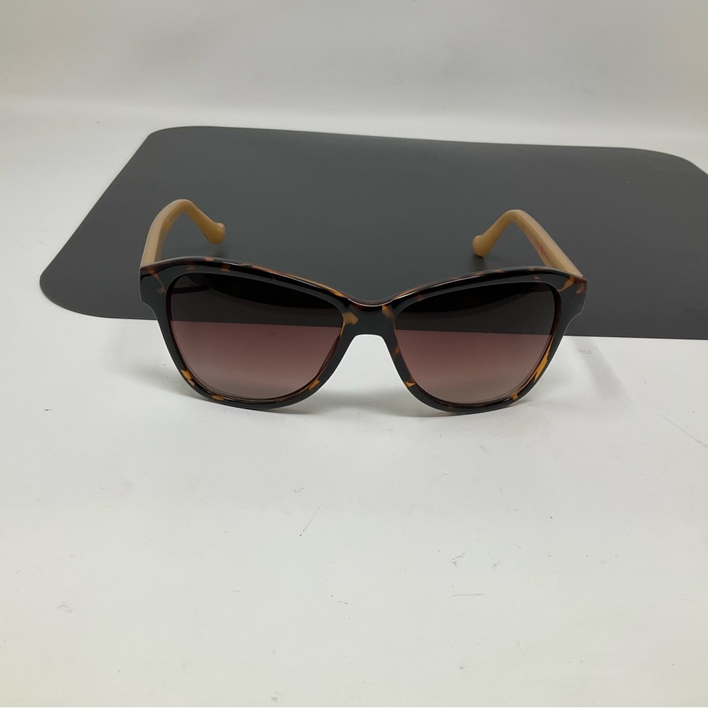 Ivanka Trump sunglasses